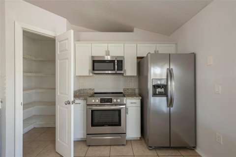 Villa ou maison à vendre à Kissimmee, Floride: 3 chambres, 123.75 m2 № 1616848 - photo 15