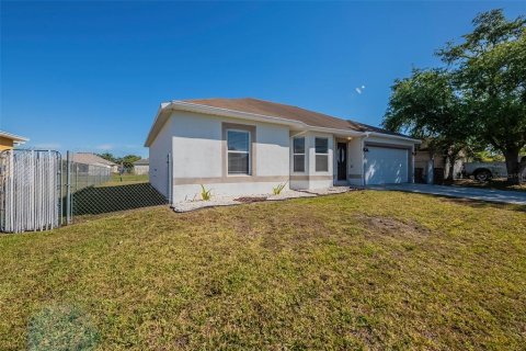 Villa ou maison à vendre à Kissimmee, Floride: 3 chambres, 123.75 m2 № 1616848 - photo 4