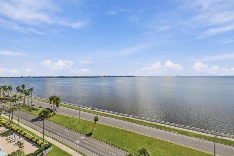 Condo in Tampa, Florida, 2 bedrooms  № 2423819 - photo 25