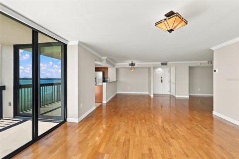 Condo in Tampa, Florida, 2 bedrooms  № 2423819 - photo 13