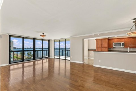 Condo in Tampa, Florida, 2 bedrooms  № 2423819 - photo 6