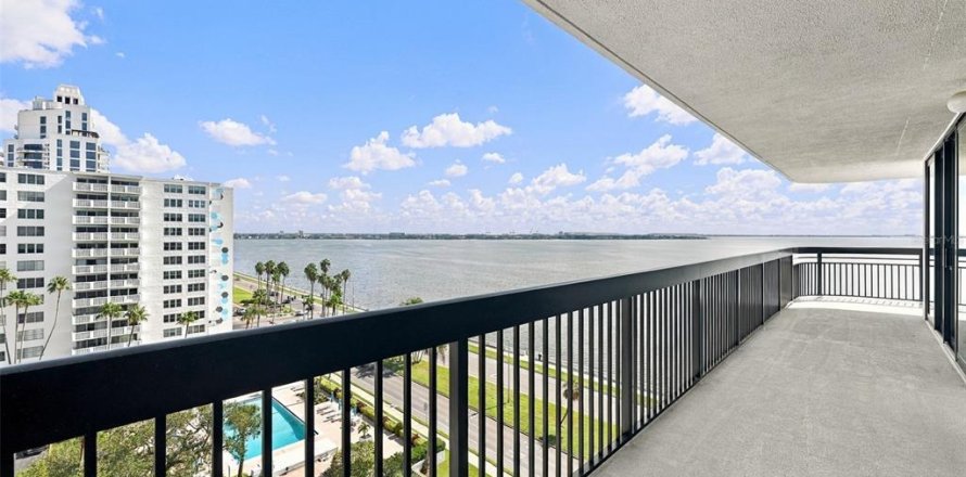 Condo in Tampa, Florida, 2 bedrooms  № 2423819