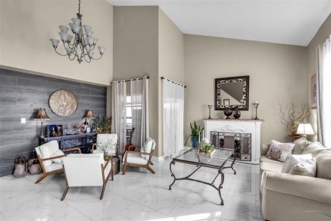 Casa en venta en Hialeah, Florida, 3 dormitorios, 154.22 m2 № 2026042 - foto 7