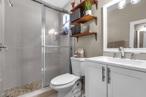 Casa en venta en Hialeah, Florida, 3 dormitorios, 154.22 m2 № 2026042 - foto 20