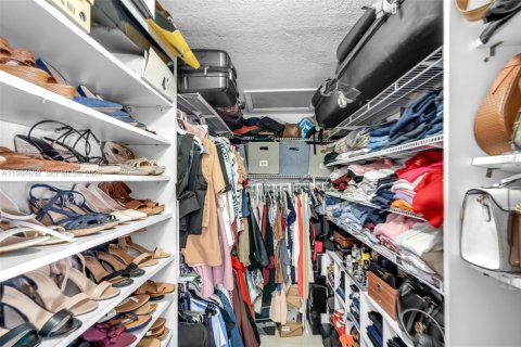 Casa en venta en Hialeah, Florida, 3 dormitorios, 154.22 m2 № 2026042 - foto 21