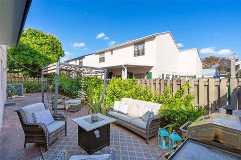 Casa en venta en Hialeah, Florida, 3 dormitorios, 154.22 m2 № 2026042 - foto 30