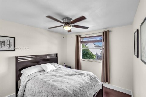 Casa en venta en Hialeah, Florida, 3 dormitorios, 154.22 m2 № 2026042 - foto 23