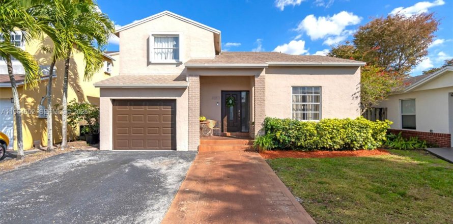 Casa en Hialeah, Florida 3 dormitorios, 154.22 m2 № 2026042