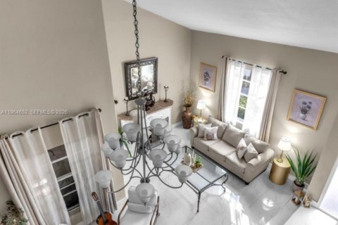 Casa en venta en Hialeah, Florida, 3 dormitorios, 154.22 m2 № 2026042 - foto 17