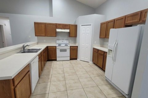 Casa en alquiler en Kissimmee, Florida, 3 dormitorios, 169.55 m2 № 1910728 - foto 10