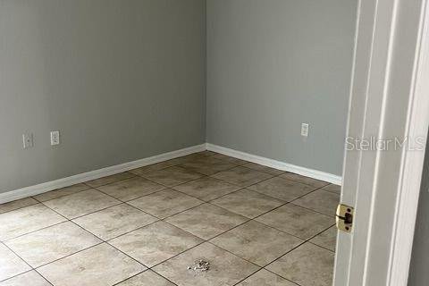 Casa en alquiler en Kissimmee, Florida, 3 dormitorios, 169.55 m2 № 1910728 - foto 5
