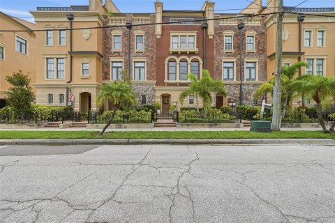 Touwnhouse à Tampa, Floride 3 chambres, 200.2 m2 № 2329565