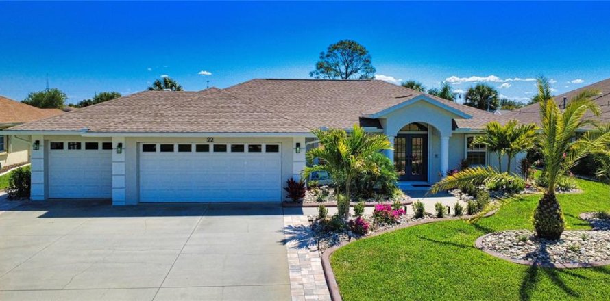 House in Rotonda, Florida 3 bedrooms, 172.71 sq.m. № 2092358