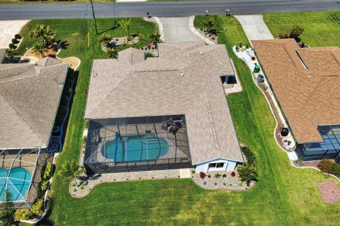 House in Rotonda, Florida 3 bedrooms, 172.71 sq.m. № 2092358 - photo 2