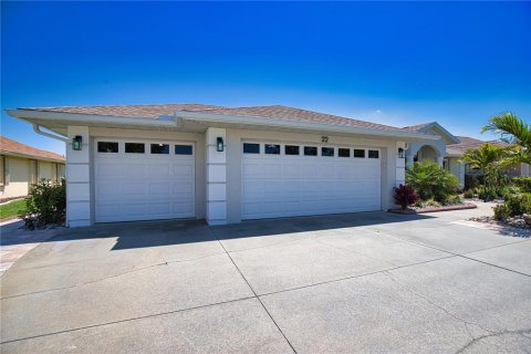 House in Rotonda, Florida 3 bedrooms, 172.71 sq.m. № 2092358 - photo 9