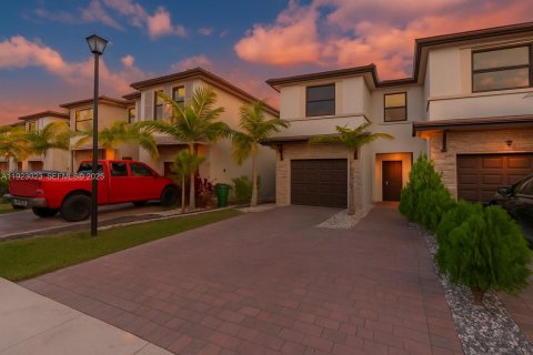 Villa ou maison à vendre à Homestead, Floride: 3 chambres, 140.65 m2 № 1983110 - photo 3