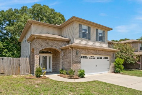 Villa ou maison à vendre à Crestview, Floride: 4 chambres, 230.77 m2 № 590443 - photo 1