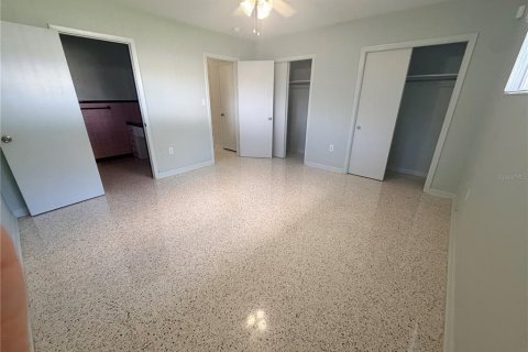 Villa ou maison à louer à Bradenton, Floride: 4 chambres, 167.87 m2 № 2398748 - photo 20