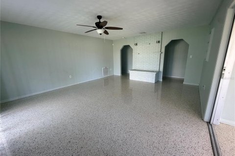 Villa ou maison à louer à Bradenton, Floride: 4 chambres, 167.87 m2 № 2398748 - photo 11