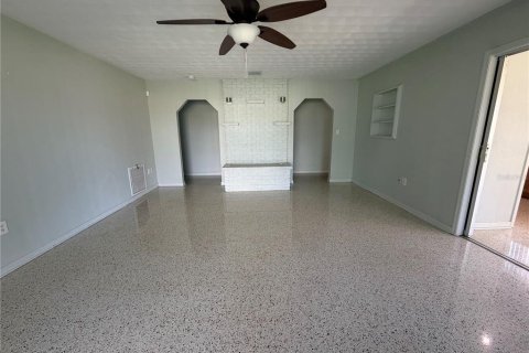Villa ou maison à louer à Bradenton, Floride: 4 chambres, 167.87 m2 № 2398748 - photo 10