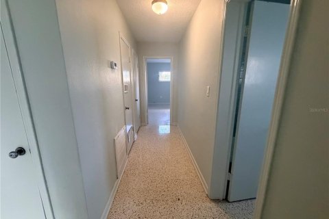 Villa ou maison à louer à Bradenton, Floride: 4 chambres, 167.87 m2 № 2398748 - photo 15