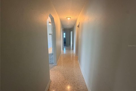 Villa ou maison à louer à Bradenton, Floride: 4 chambres, 167.87 m2 № 2398748 - photo 14