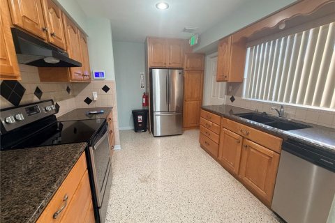 Villa ou maison à louer à Bradenton, Floride: 4 chambres, 167.87 m2 № 2398748 - photo 5