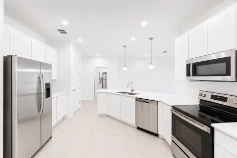 Villa ou maison à louer à Davenport, Floride: 4 chambres, 196.95 m2 № 2091924 - photo 5