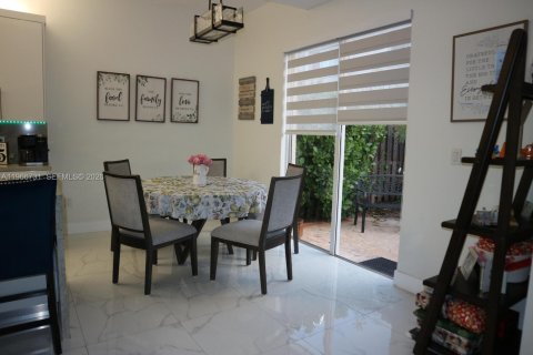 Купить таунхаус в Майами-Лейкс, Флорида 4 спальни, 207.26м2, № 2032625 - фото 18