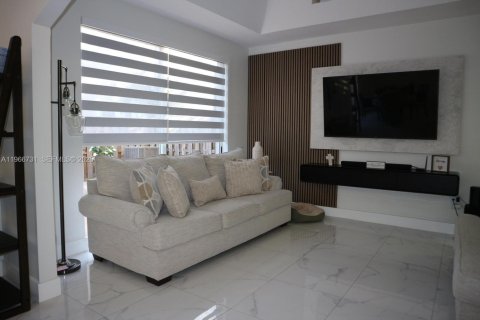 Купить таунхаус в Майами-Лейкс, Флорида 4 спальни, 207.26м2, № 2032625 - фото 27