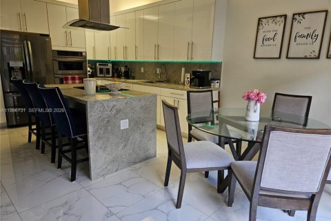 Купить таунхаус в Майами-Лейкс, Флорида 4 спальни, 207.26м2, № 2032625 - фото 13