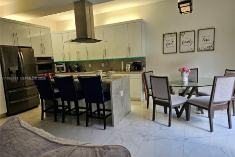 Купить таунхаус в Майами-Лейкс, Флорида 4 спальни, 207.26м2, № 2032625 - фото 9