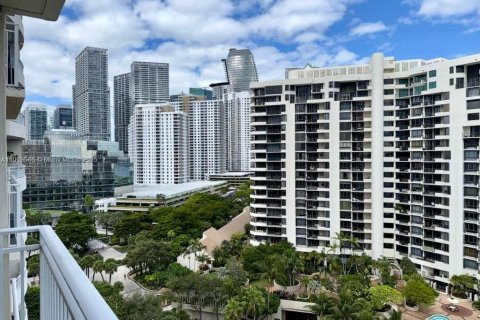 Condo in Miami, Florida, 2 bedrooms  № 1968869 - photo 2