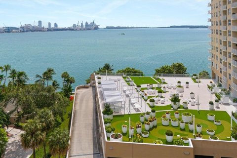 Condo in Miami, Florida, 2 bedrooms  № 1968869 - photo 13