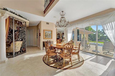 House in Bradenton, Florida 4 bedrooms, 344.3 sq.m. № 2122167 - photo 17