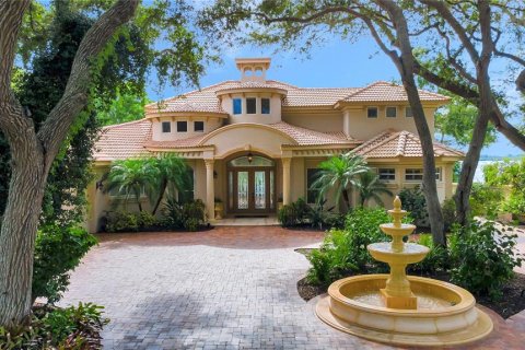 House in Bradenton, Florida 4 bedrooms, 344.3 sq.m. № 2122167