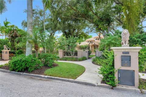 House in Bradenton, Florida 4 bedrooms, 344.3 sq.m. № 2122167 - photo 5