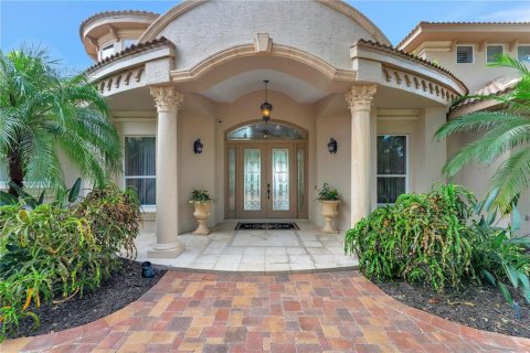House in Bradenton, Florida 4 bedrooms, 344.3 sq.m. № 2122167 - photo 13