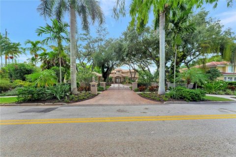 House in Bradenton, Florida 4 bedrooms, 344.3 sq.m. № 2122167 - photo 3