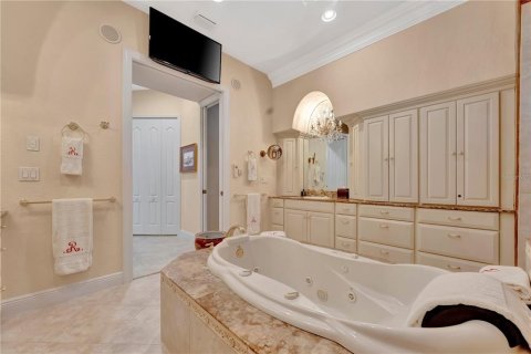 House in Bradenton, Florida 4 bedrooms, 344.3 sq.m. № 2122167 - photo 25