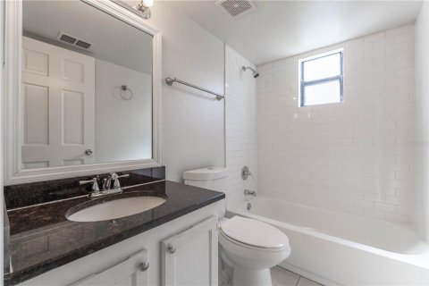 House in Kissimmee, Florida 3 bedrooms, 172.33 sq.m. № 1406459 - photo 27