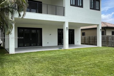 Casa en venta en Miami, Florida, 4 dormitorios, 362.32 m2 № 2085019 - foto 28