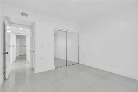 Casa en venta en North Miami, Florida, 3 dormitorios, 148.36 m2 № 2059095 - foto 18