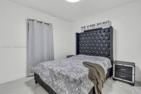 Casa en venta en North Miami, Florida, 3 dormitorios, 148.36 m2 № 2059095 - foto 15