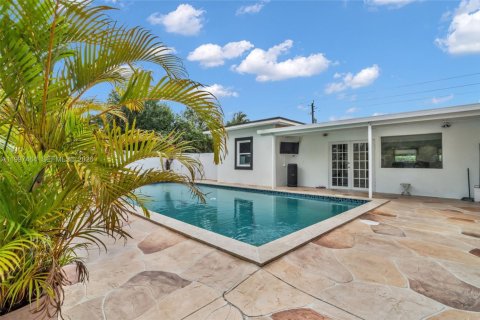 Casa en venta en North Miami, Florida, 3 dormitorios, 148.36 m2 № 2059095 - foto 30