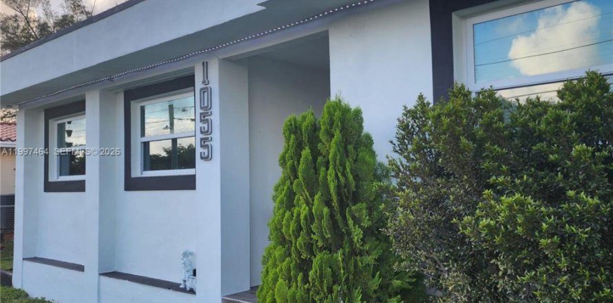 Casa en North Miami, Florida 3 dormitorios, 148.36 m2 № 2059095