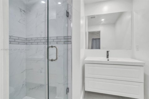 Casa en venta en North Miami, Florida, 3 dormitorios, 148.36 m2 № 2059095 - foto 24