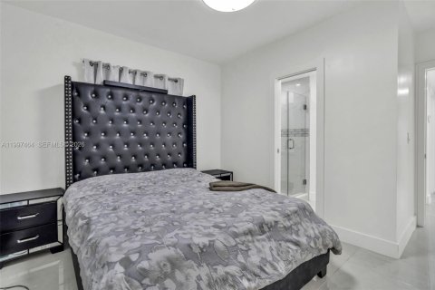 Casa en venta en North Miami, Florida, 3 dormitorios, 148.36 m2 № 2059095 - foto 16