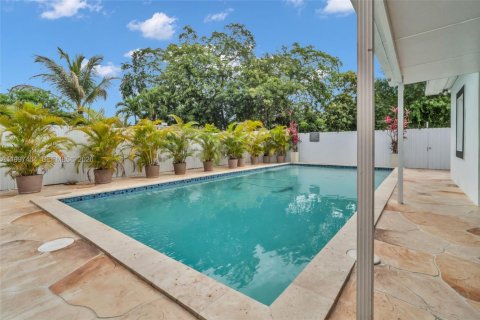 Casa en venta en North Miami, Florida, 3 dormitorios, 148.36 m2 № 2059095 - foto 27