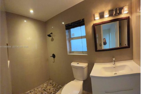 House in Coral Springs, Florida 3 bedrooms, 133.59 sq.m. № 2005389 - photo 9